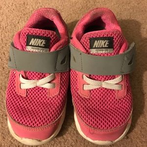 Pink nike toddler size 8